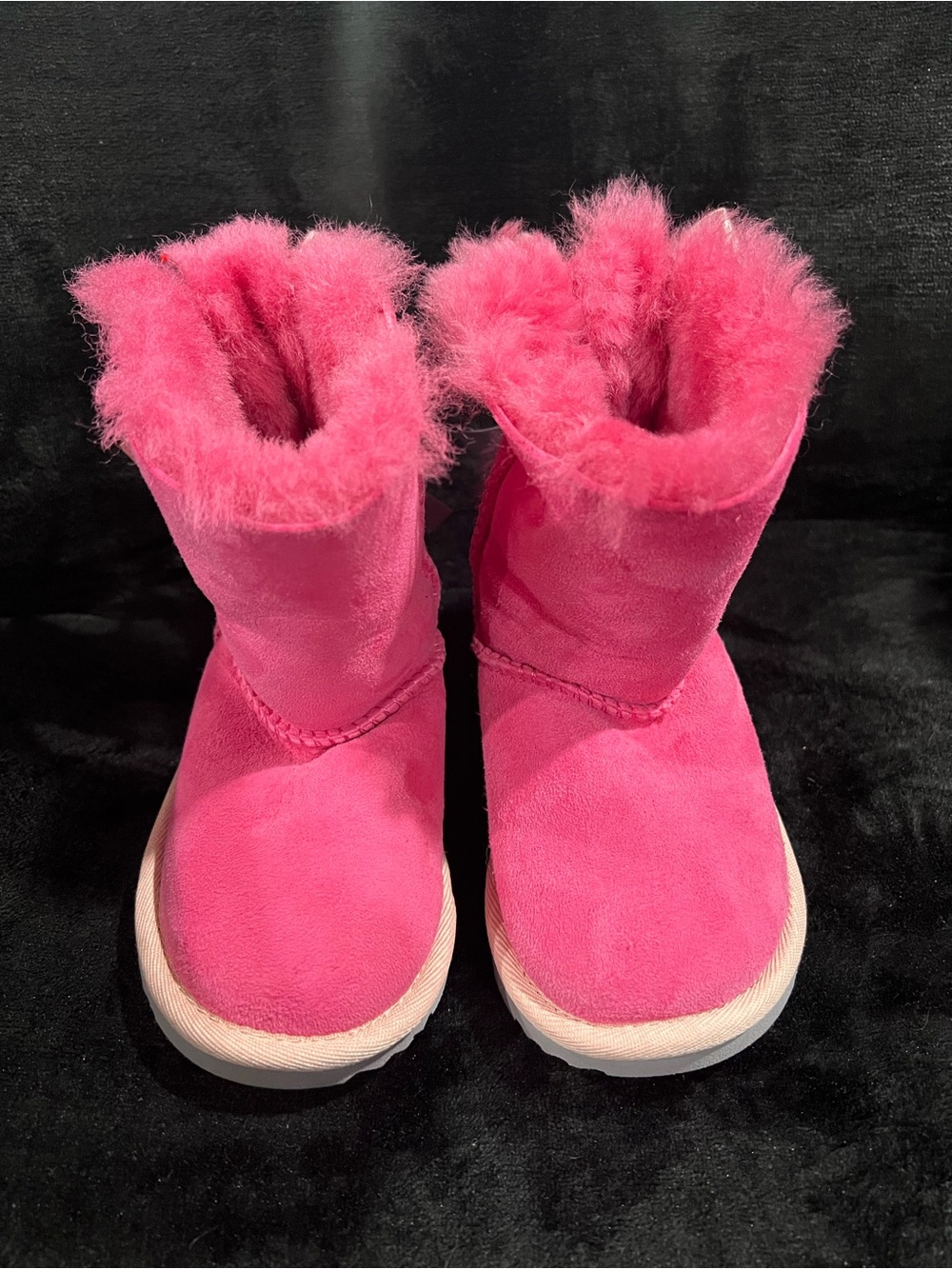 UGGs Kids US 8 Bailey Bow